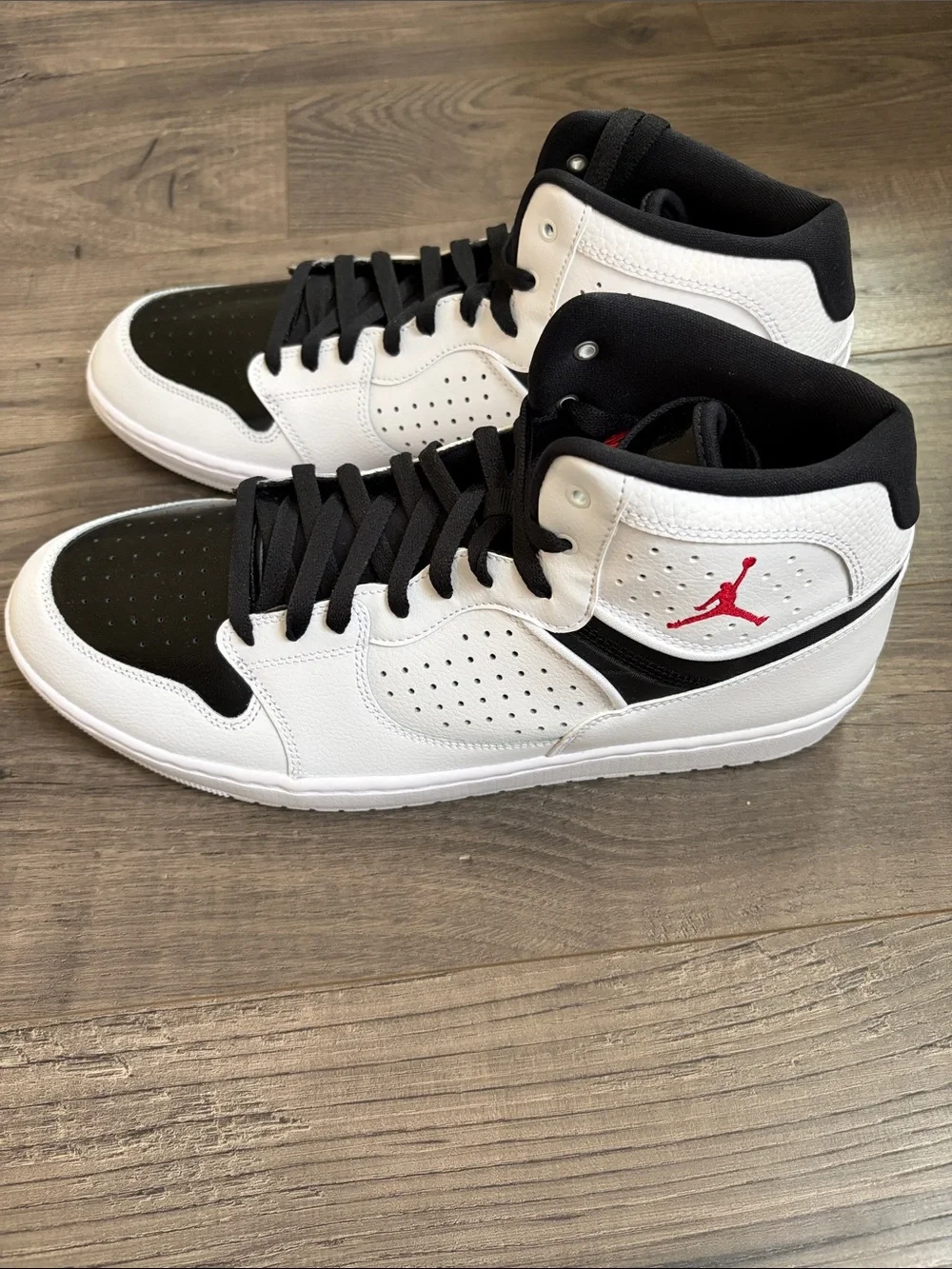 Nike Air Jordan access Sneakers - White/Black with Red Logo
